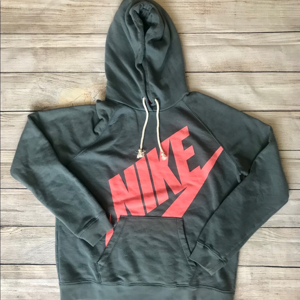Nike sweatshirt